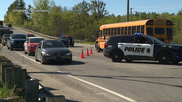 Cyclist from Ottawa fatally struck by school bus in Chelsea, Que.