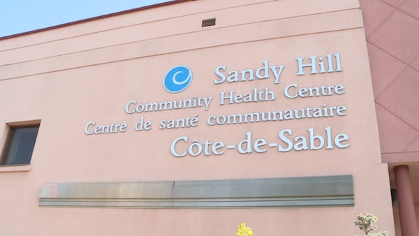 Ottawa’s top doctor issues warning about upcoming closure of supervised consumption sites