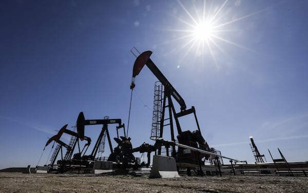 Canada slips into technical recession as economy stalls